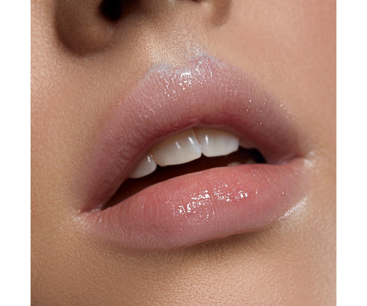 Блеск для губ Influence Beauty Plexiglass глянцевый тон 04 полупрозрачный розовый с маленькими сияющими частичками 3.5мл