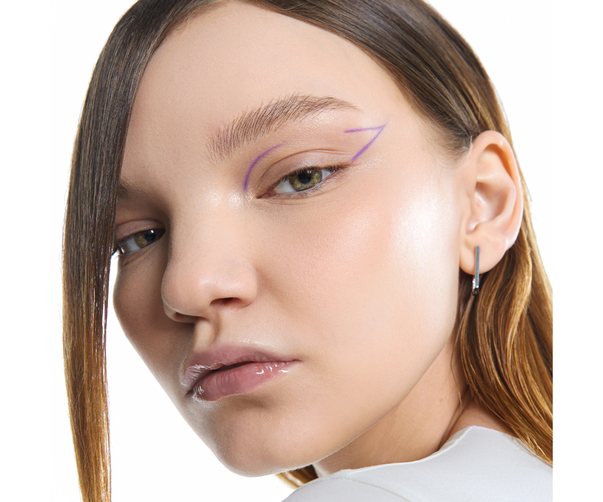 Маркер для бровей Influence Beauty Brow Robot с тонкой кистью тон 01 светло-русый 0.7мл